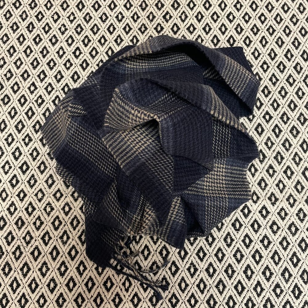 Cashmere scarf